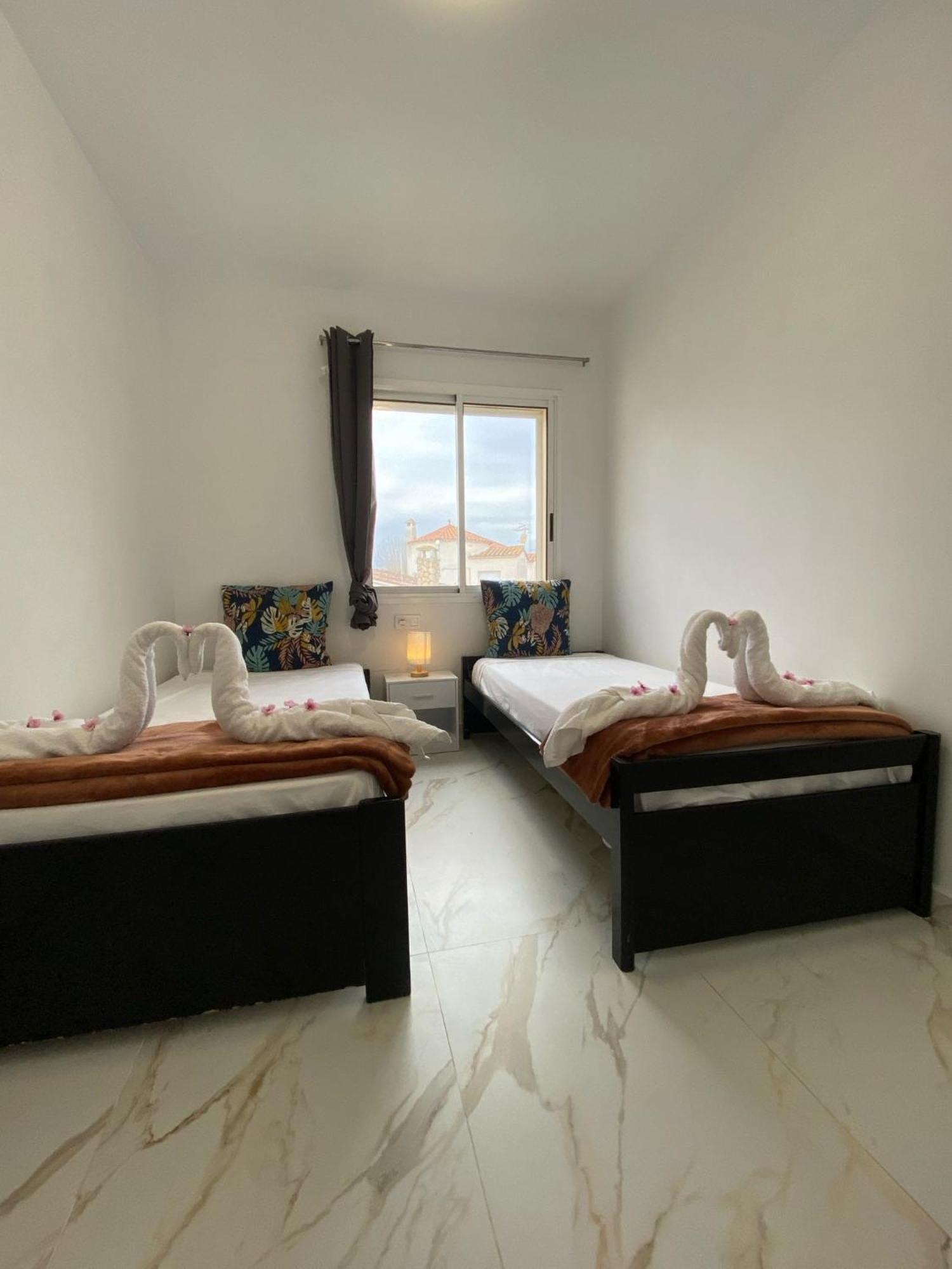 Requesens Playa Apartamento Empuriabrava Exterior foto